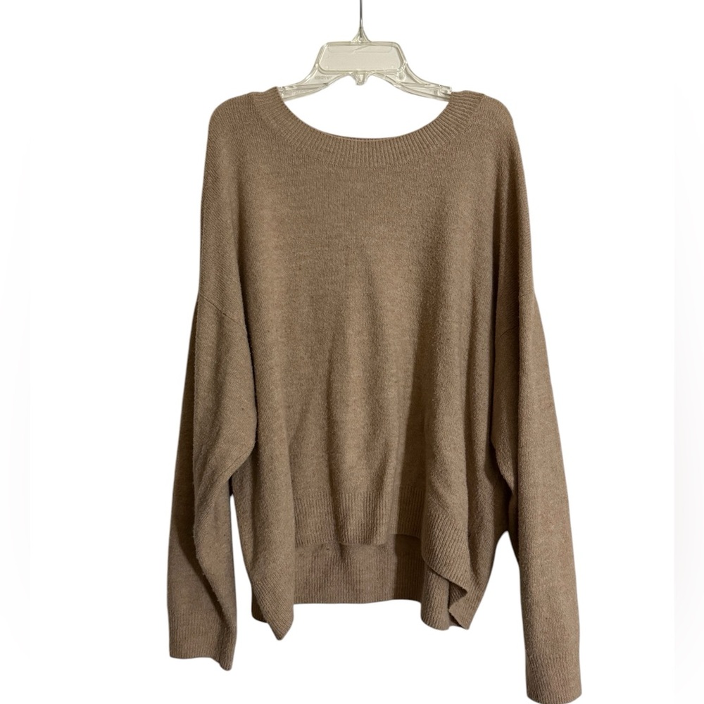 H&M Tan Sweater 🧥 • Women’s X-Large • Used